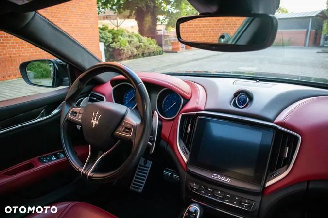 Maserati Ghibli GranSport - 25