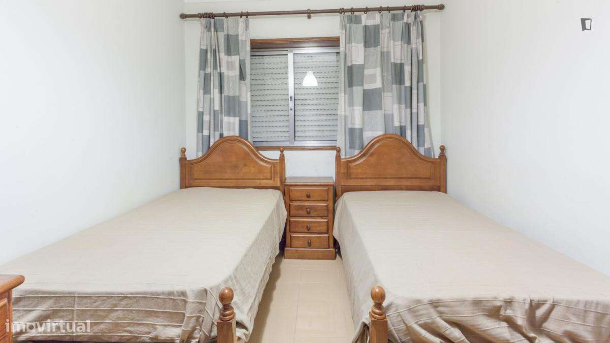 Quarto - localizado em Maia - Grande imagem: 2/30