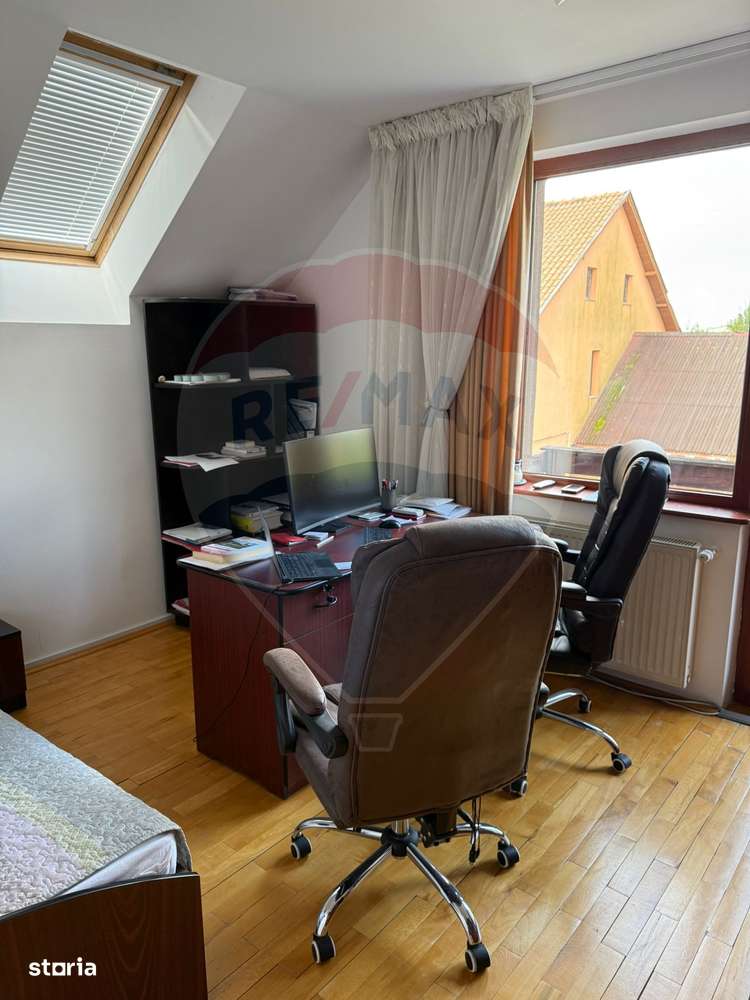 Vila de inchiriat pe strada Victoriei-PRETABILA PENTRU CASA DE BATRANI - Imagine principală: 5/20