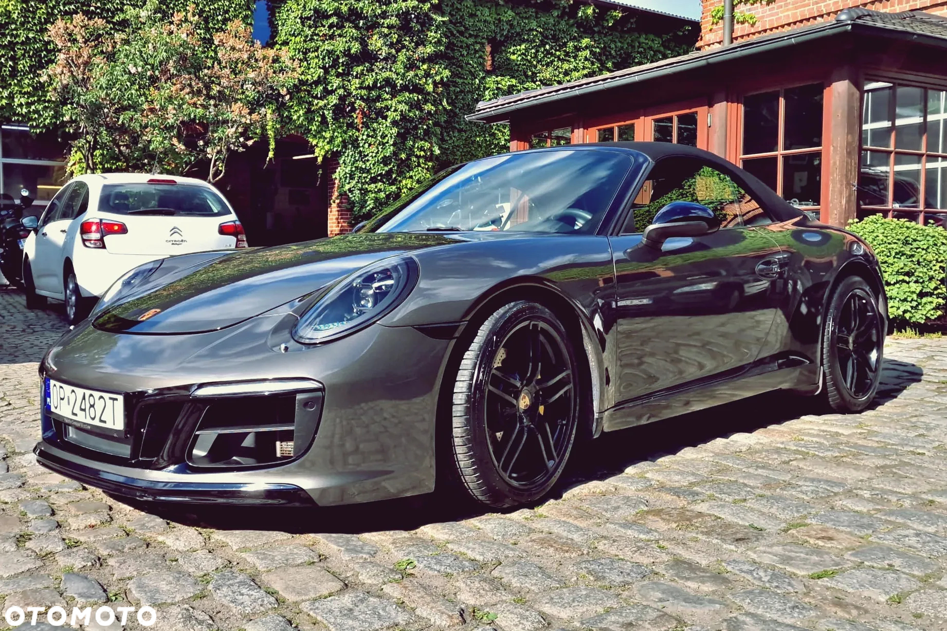 Porsche 911 Carrera Black Edition PDK Cabrio - 2