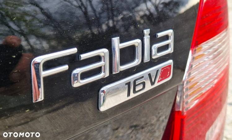 Skoda Fabia 1.6 16V Combi Elegance - 27