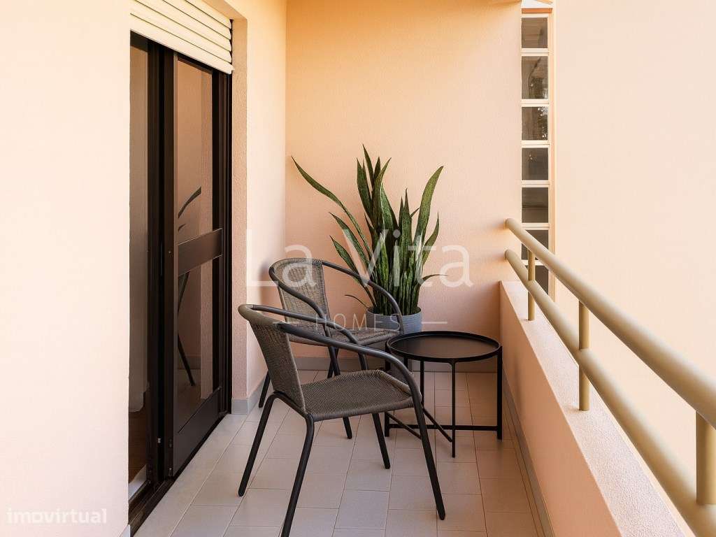 Apartamento T3, totalmente remodelado, no Bairro do Rosário em Casc...-1