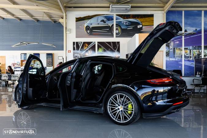 Porsche Panamera 4 E-Hybrid 10 Years Edition - 4