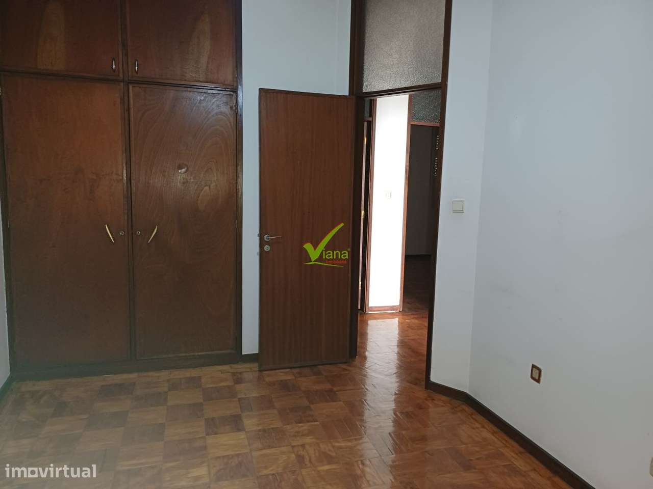 T. 3 a 50 metros da Praça do Almada-22