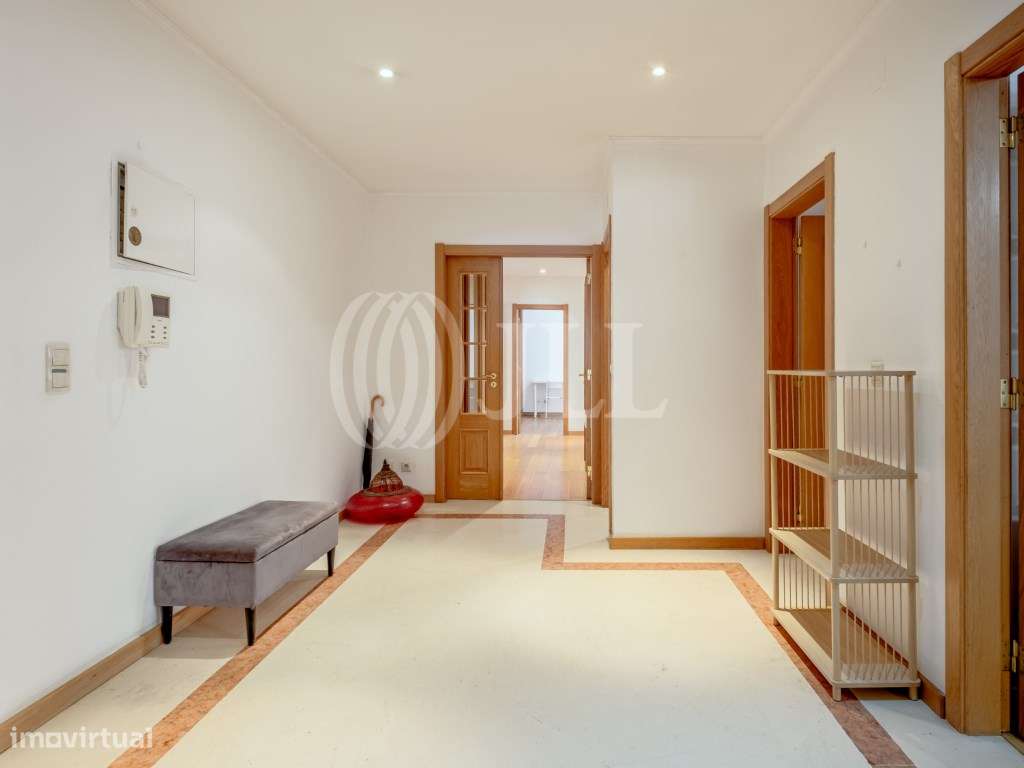Apartamento T4, com terraço e estacionamento, em Lisboa-25
