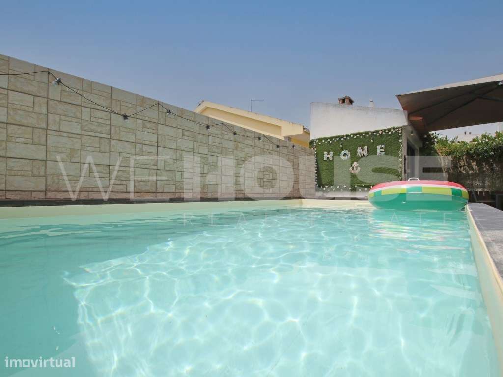 Oásis Urbano: Moradia T3 com Piscina e Potencial para T1 Independente-48