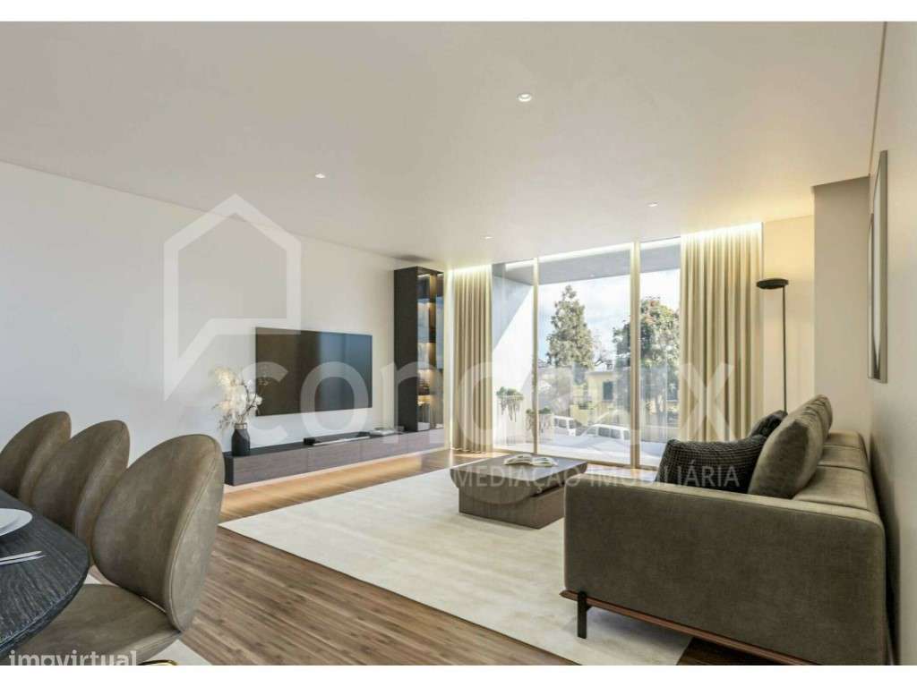 Apartamento T3 localizado no Edifício Hinton no centro do Funchal. - Grande imagem: 3/6