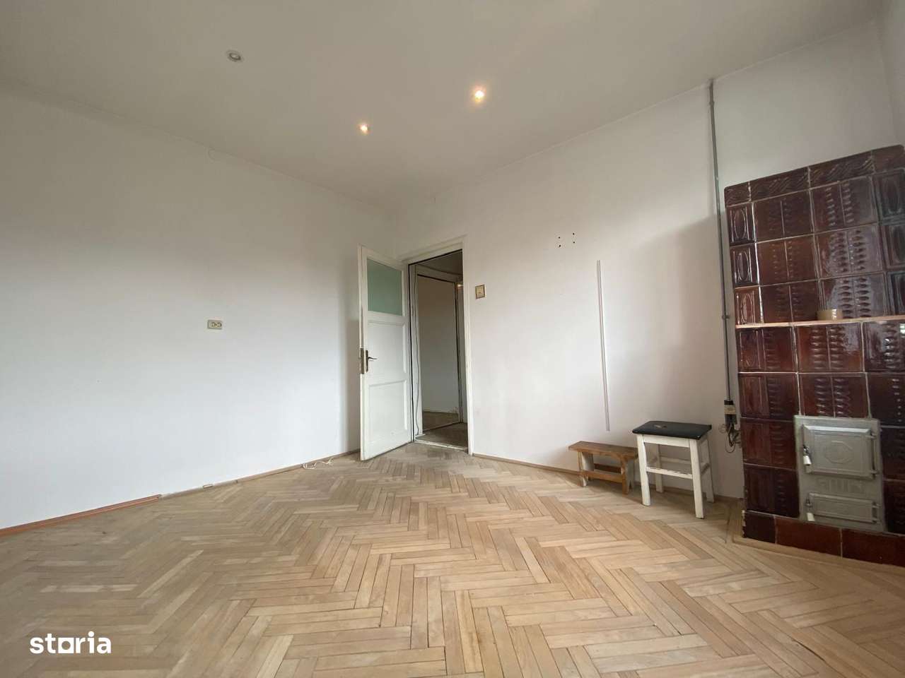 Apartament cu trei camere zona piata Astra-4