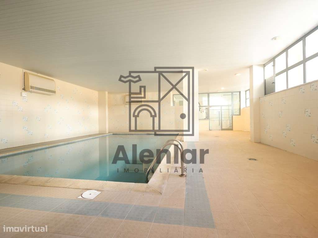 T2 no Carregado - Condominio Fechado-28