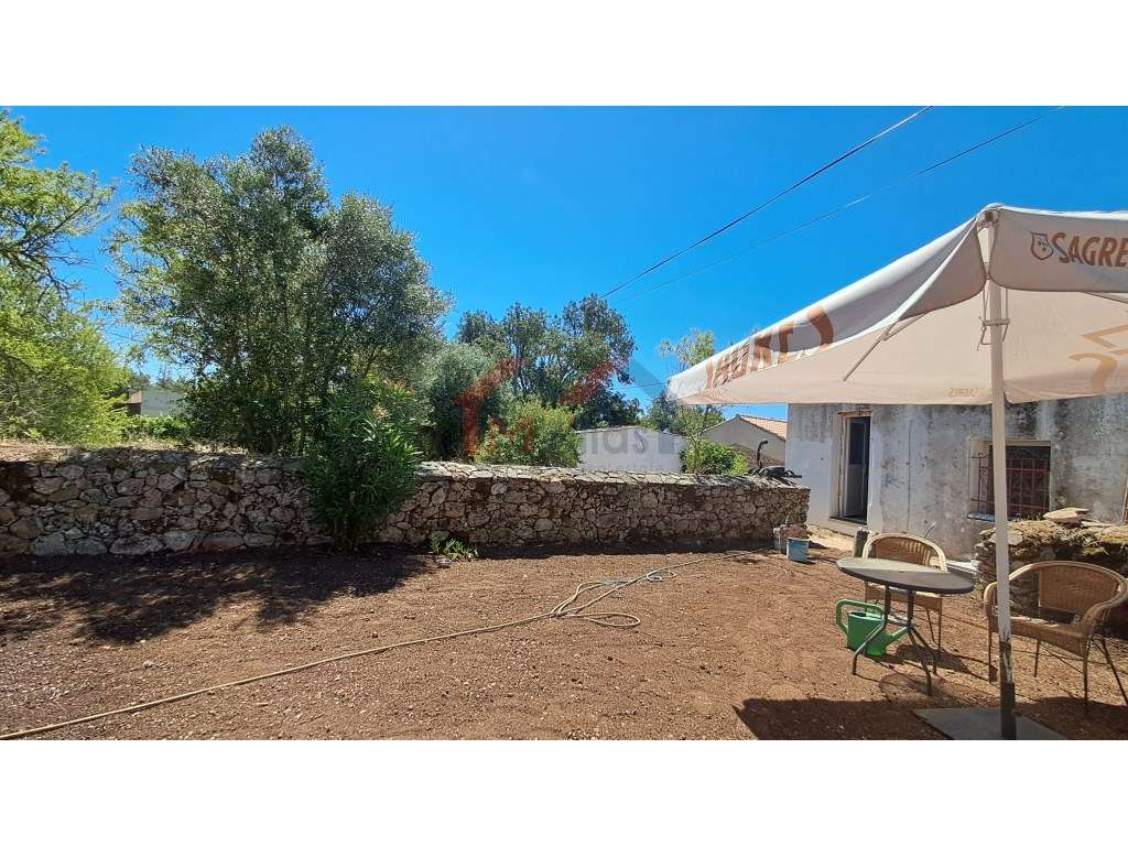 Moradia V2 renovada com terreno em Salir - Loulé-17