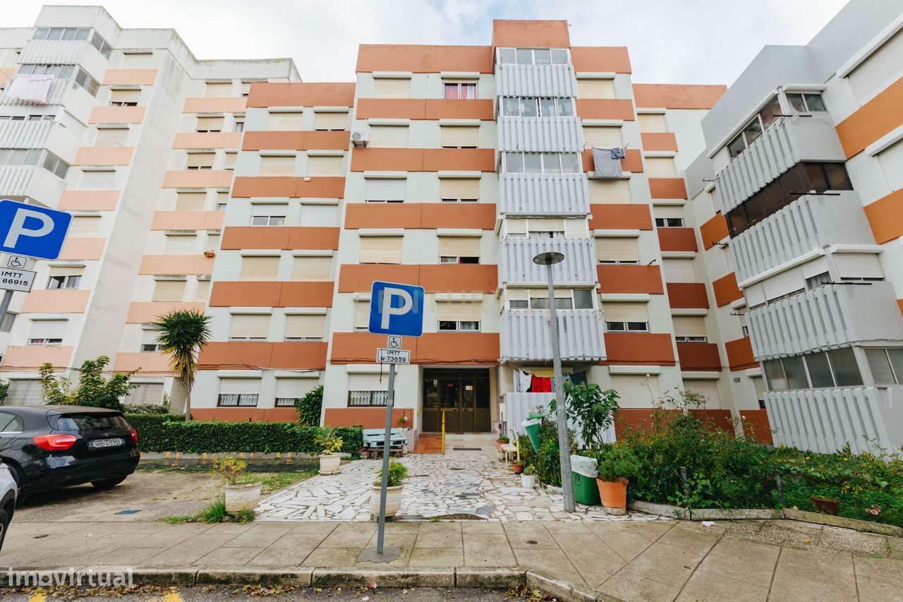 Apartamento T4 à venda no Barreiro-31