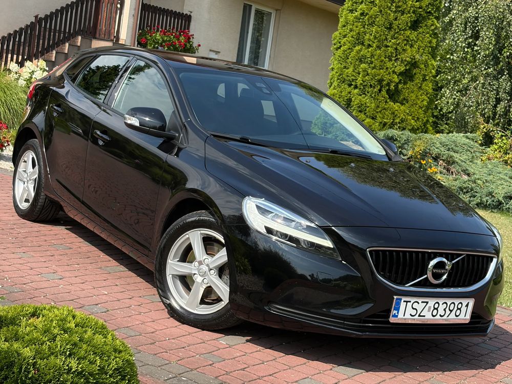 Volvo V40 II (2012-) T2 Momentum 2018