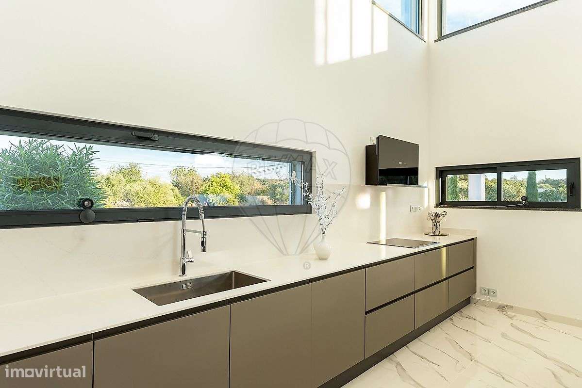 Moradia T4 para venda-6