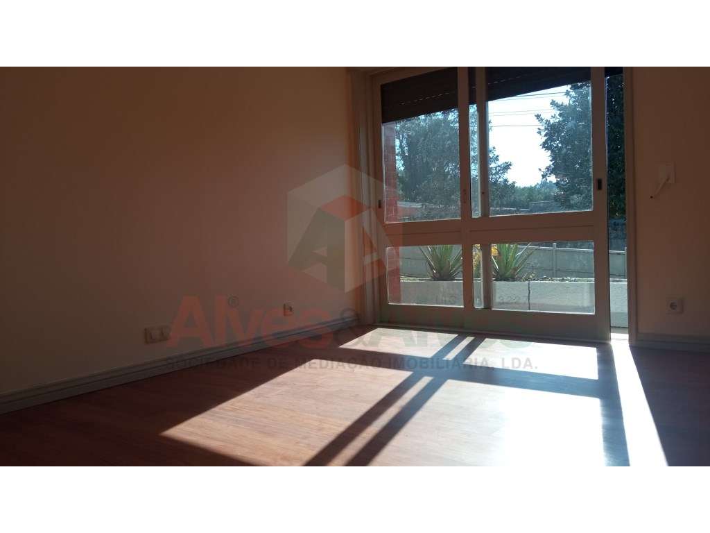 Moradia T5 de 4 frentes em Folgosa, Maia-12