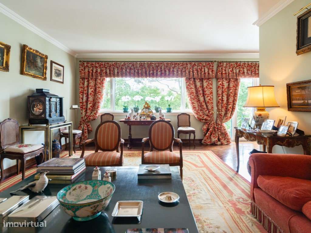 Exclusiva Moradia com 5 Quartos no Coração do Estoril - Grande imagem: 4/47