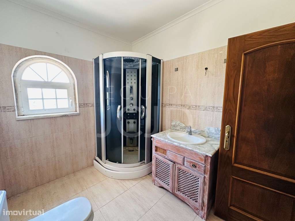 Moradia T5 com Garagem e Terreno Amplo - Quinta do Pinheirinho, San...-13