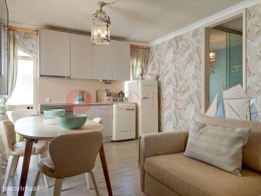 Apartamento T1+1 remodelado com vista mar em primeira linha - Quart... - Grande imagem: 5/18