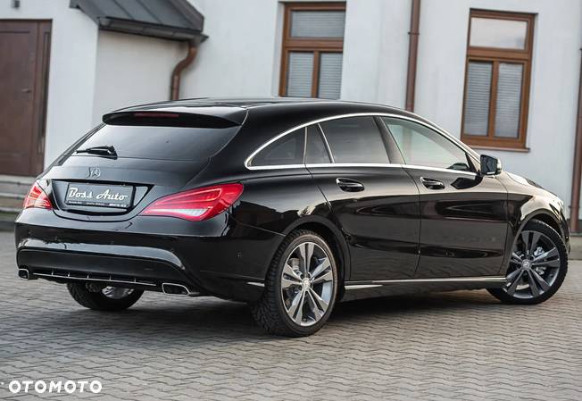 Mercedes-Benz CLA Shooting Brake 180 d AMG Line - 13