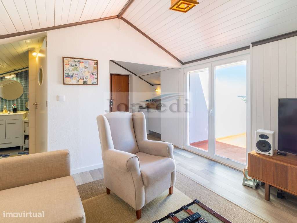 Apartamento T2+1 Duplex com terraço e vista mar-14