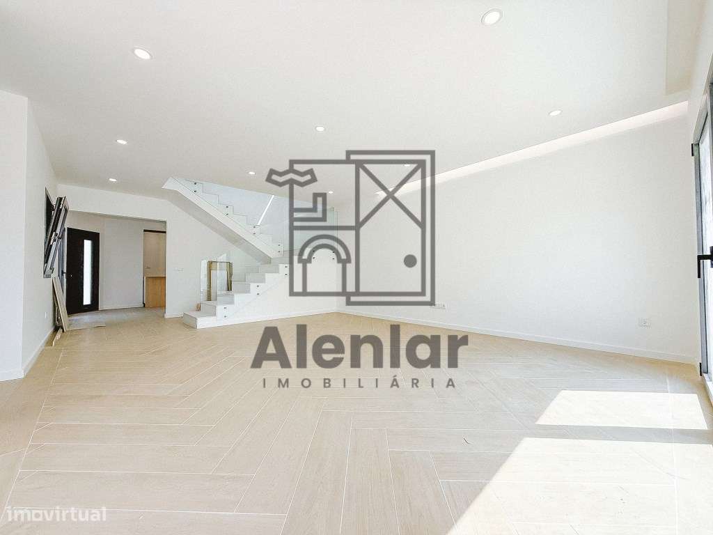 NOVA Moradia V4 a 800 metros da praia NOVA-32