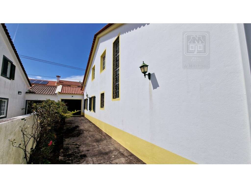 VENDA de MORADIA - VIVENDA T4+1 com Jardim e Garagem - Relva, Ponta...-13