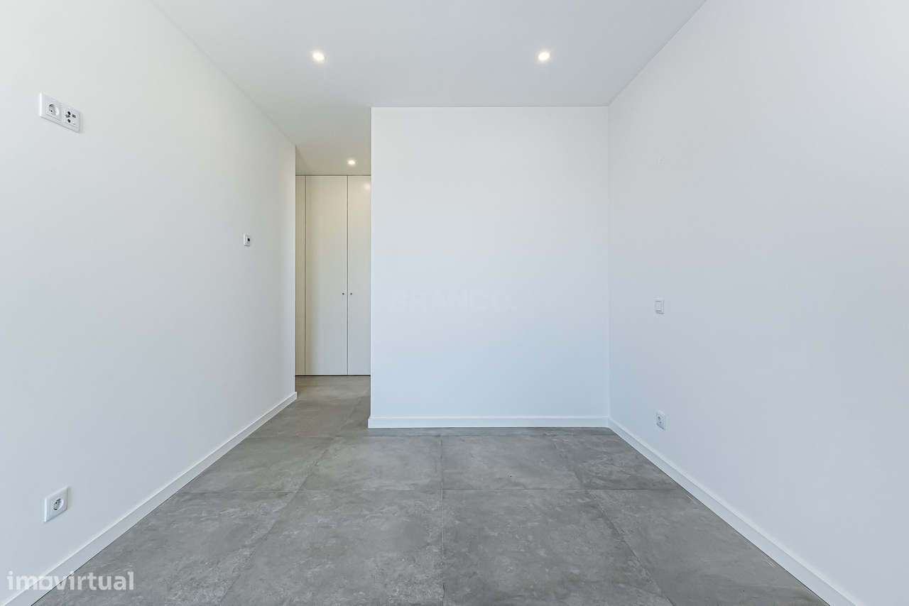 Moradia T3 com piscina e garagem - Mexilhoeira Grande-21