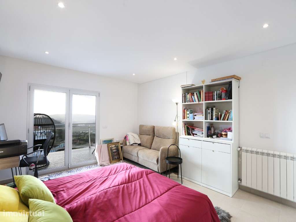 Penthouse T2 com vista panorâmica de mar e terraço privado em condo...-18