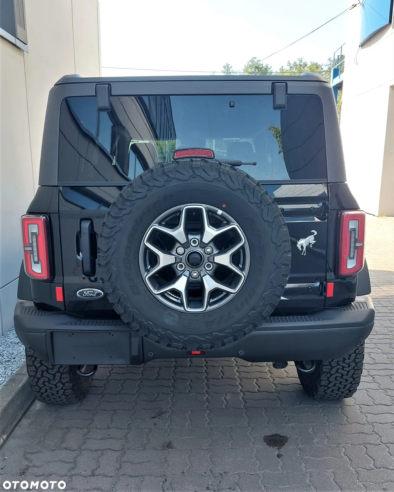 Ford Bronco - 10