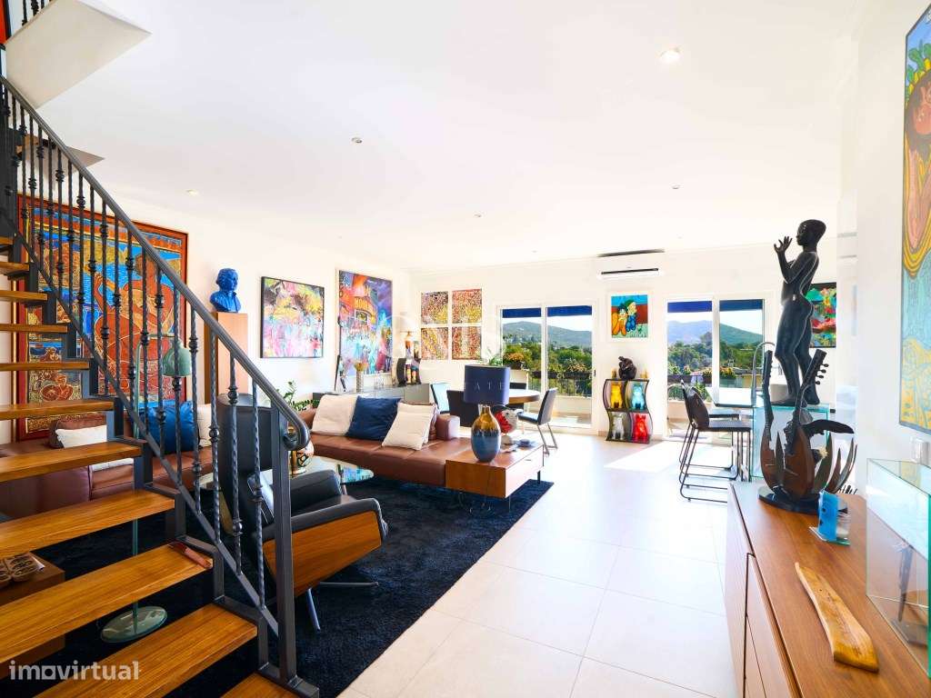 Duplex contemporâneo de três níveis em Santa Bárbara de Nexe, Algarve-1