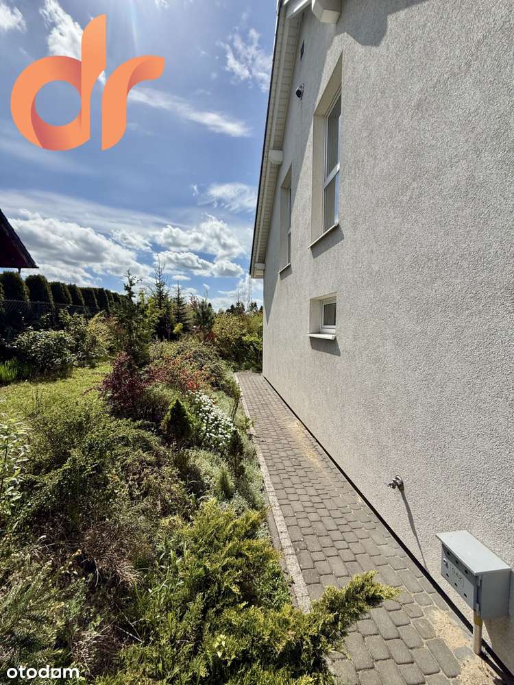 Mały dom w Przyjaźni z pięknym ogrodem-5