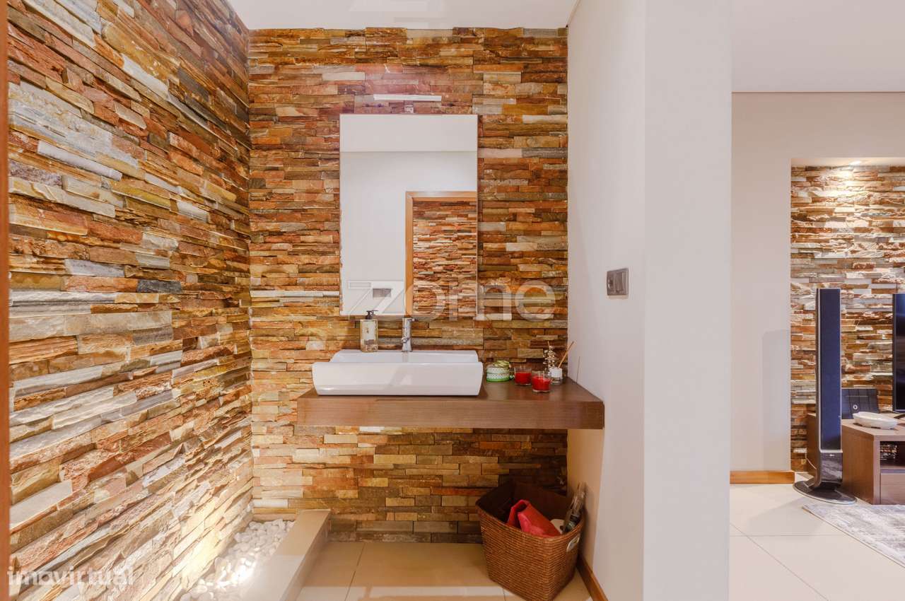 Moradia T4 individual Esmeriz - Grande imagem: 4/36