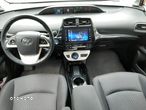 Toyota Prius Hybrid - 12