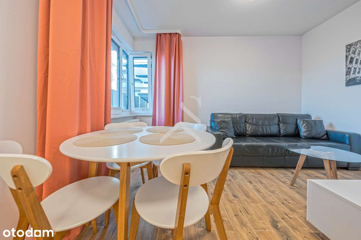 Kawalerka - Umeblowana - Miejsce w hali-3