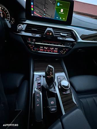 BMW Seria 5 530e Aut. Luxury Line - 10
