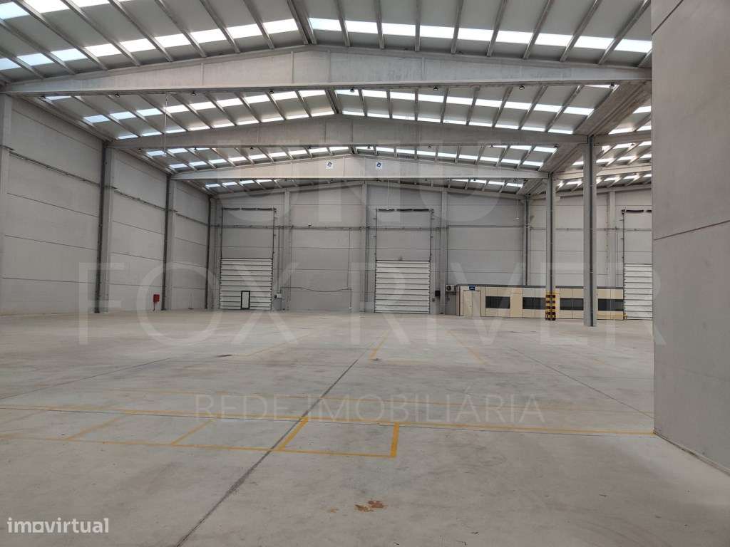 Armazém Industrial para Arrendamento em Gandra, Valença - 4.500 m² ... - Grande imagem: 4/12
