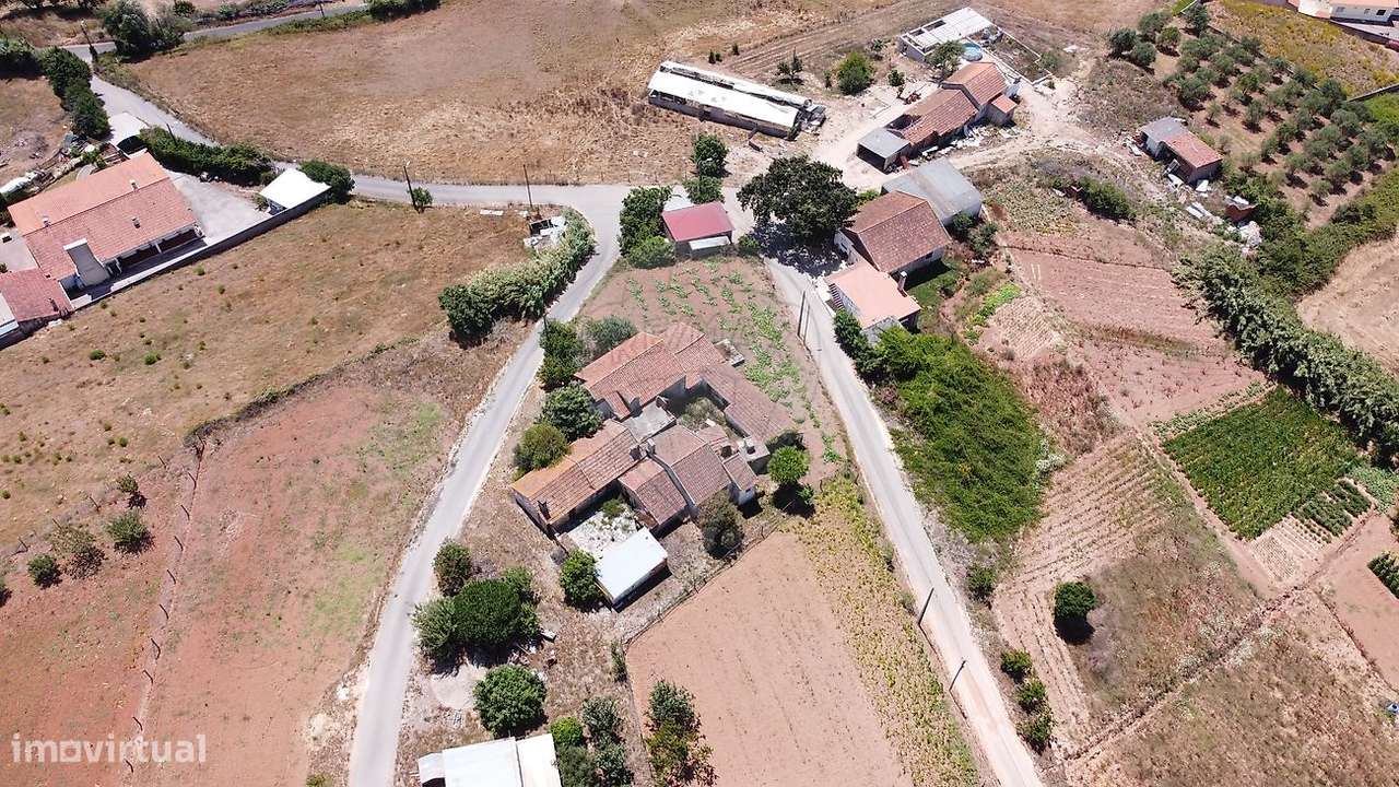 Moradia T4 para venda-5