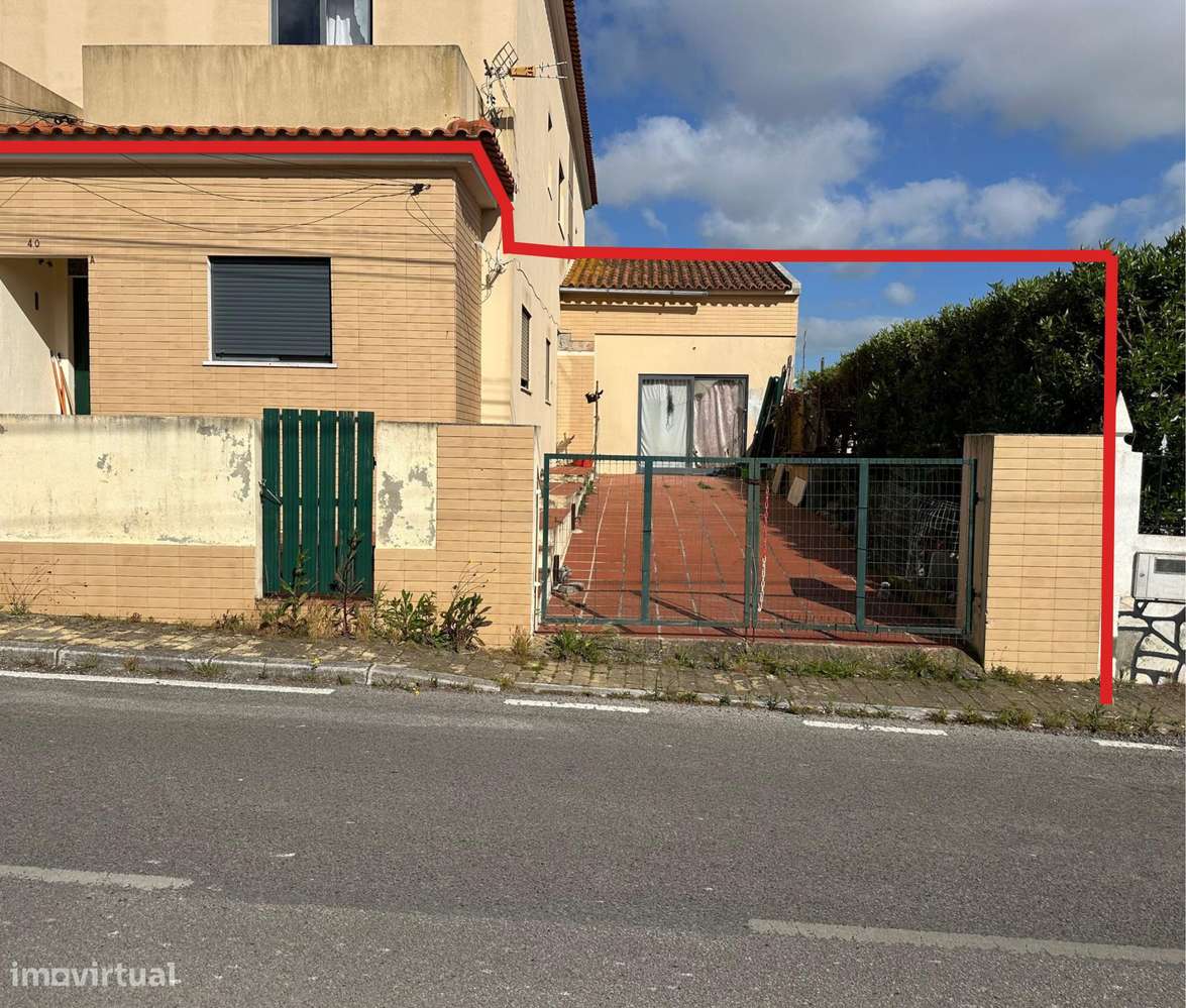 Andar de Moradia T2 c/ Suite, Logradouro e Garagem-6