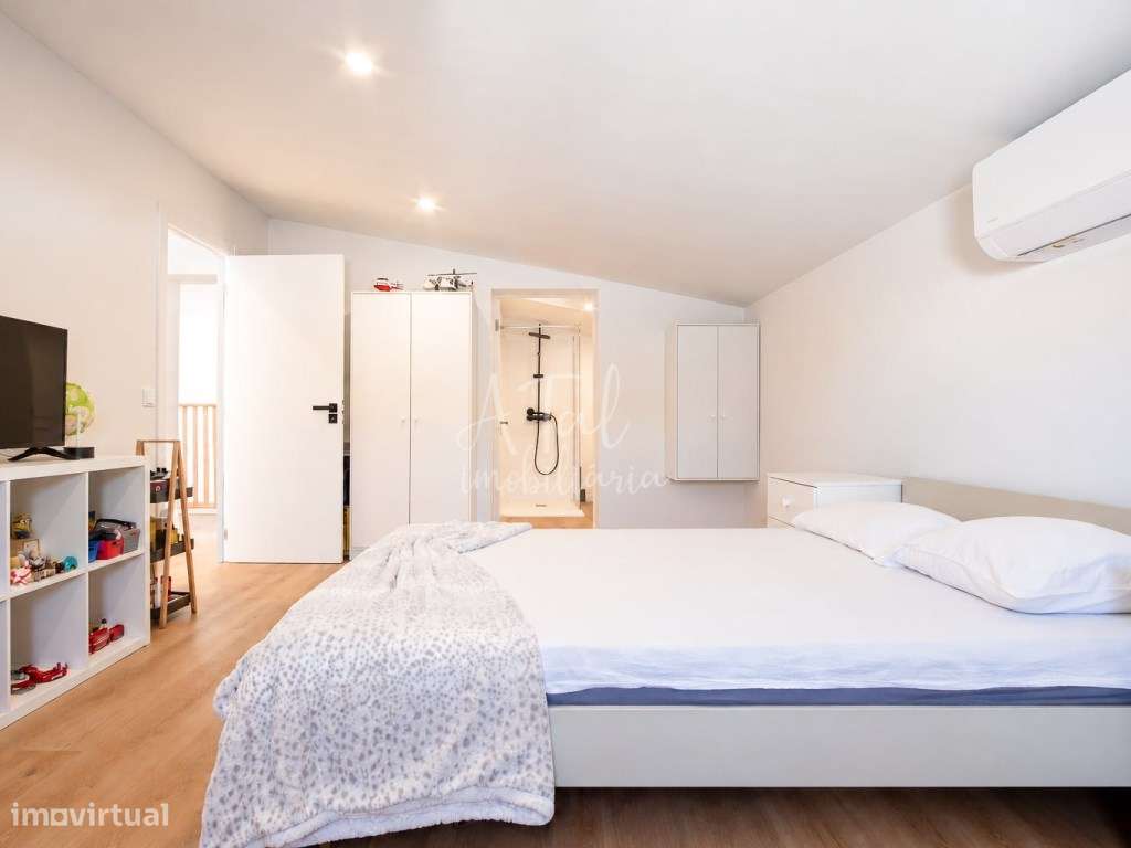 Moradia T6 com piscina e três suítes na Quinta do Abrantes | Uma no...-45