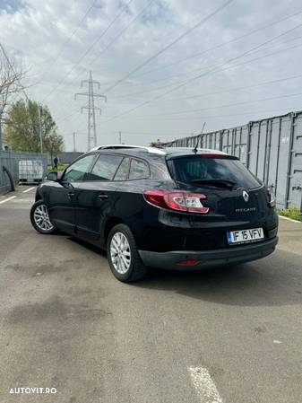 Renault Megane Grandtour dCi 110 FAP Paris - 9