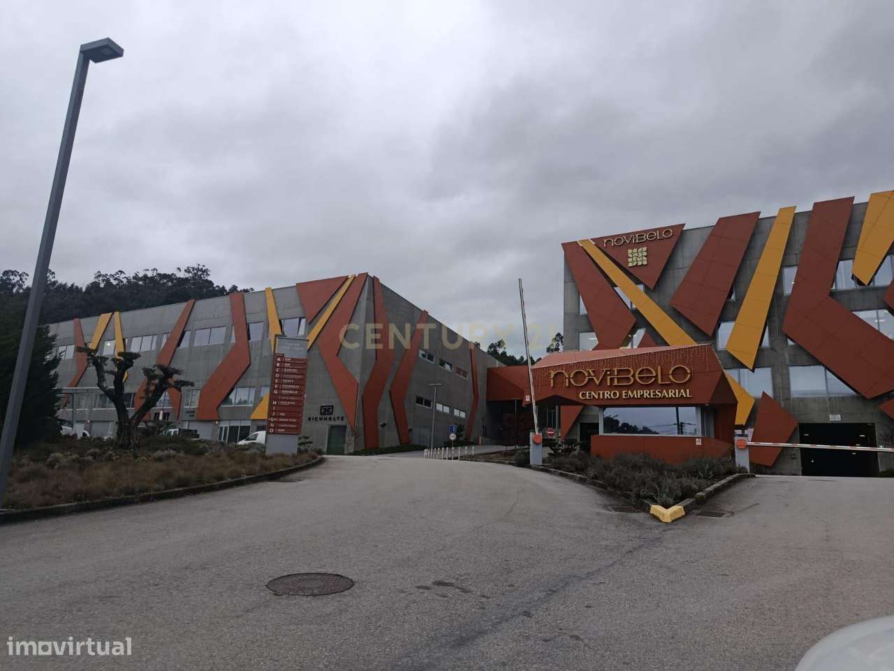 Pavilhão Comercial à Venda no Centro Empresarial de Paredes - Grande imagem: 3/21