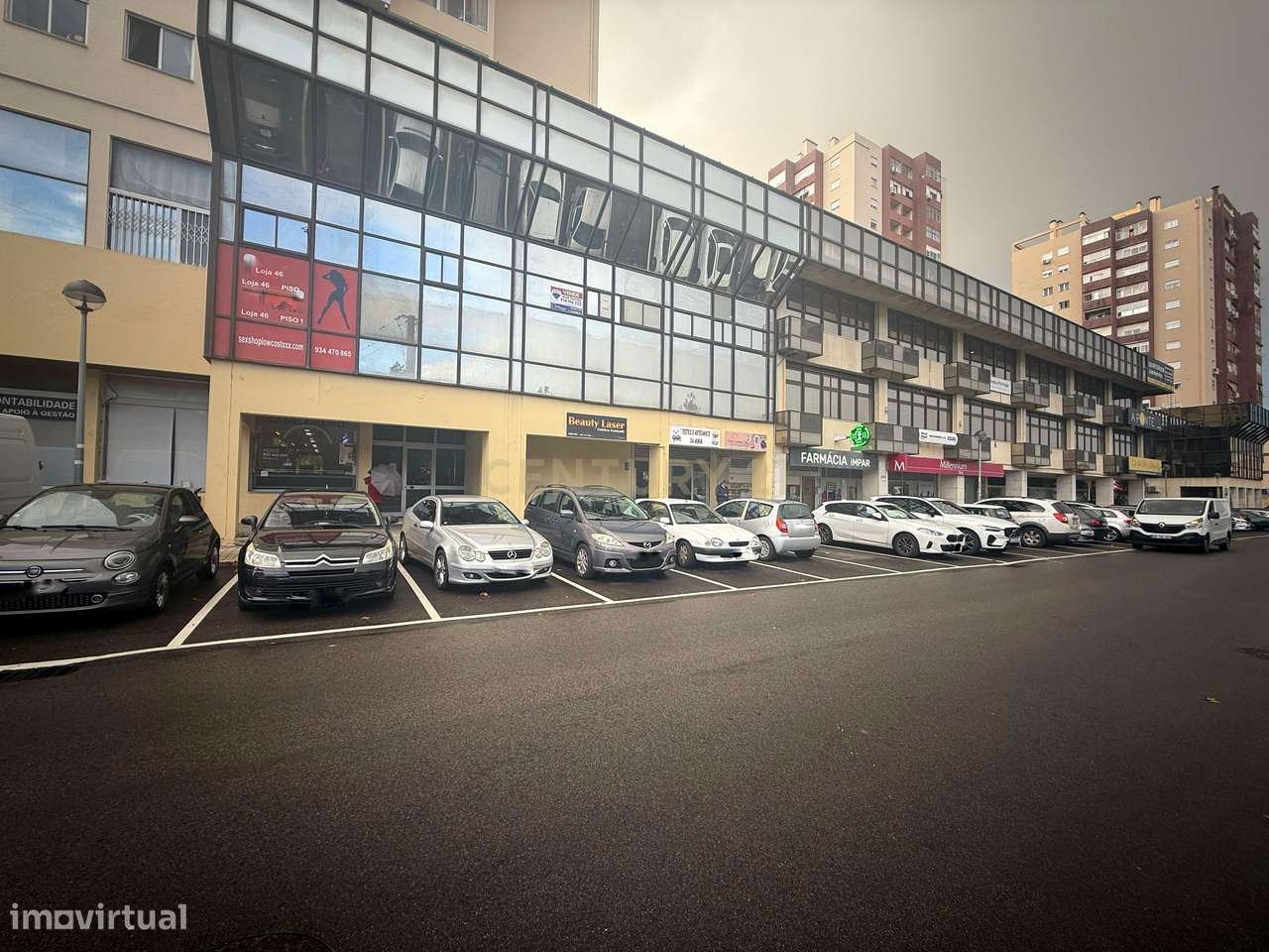 Loja totalmente equipada  – Santo António dos Cavaleiros-1