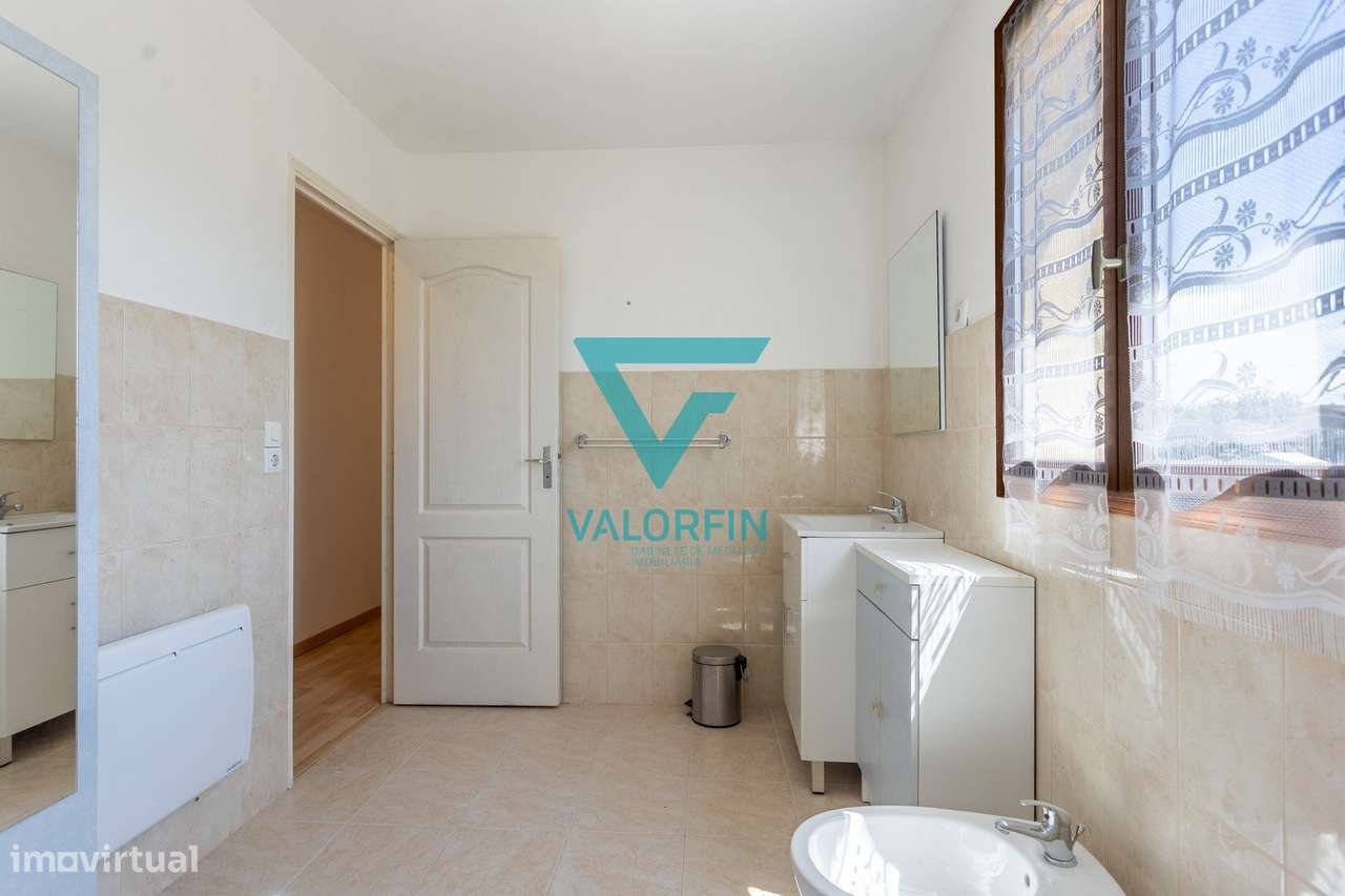 Moradia T5 c/ 1818 m² de Terreno - CAXARIAS / OURÉM-16
