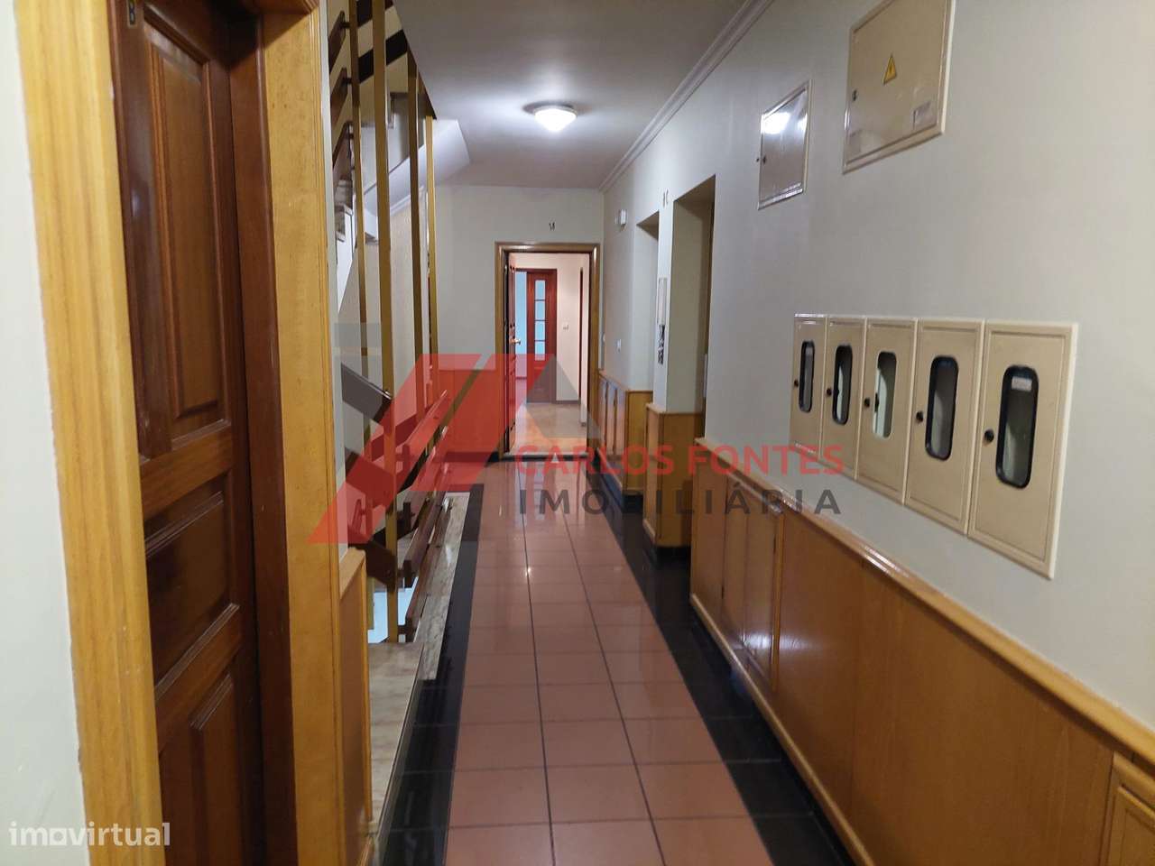 T2 renovado junto as Urgências com garagem - Grande imagem: 3/15