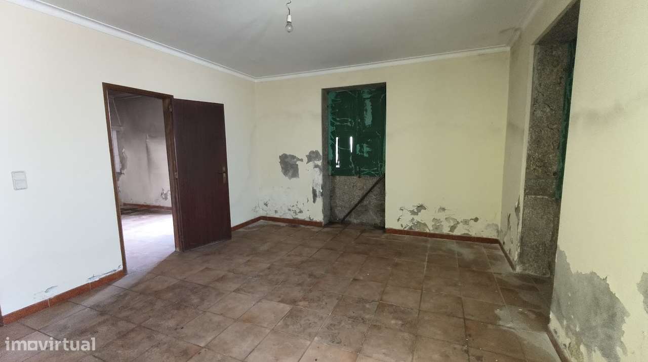 Moradia T2 - Alvarães-3