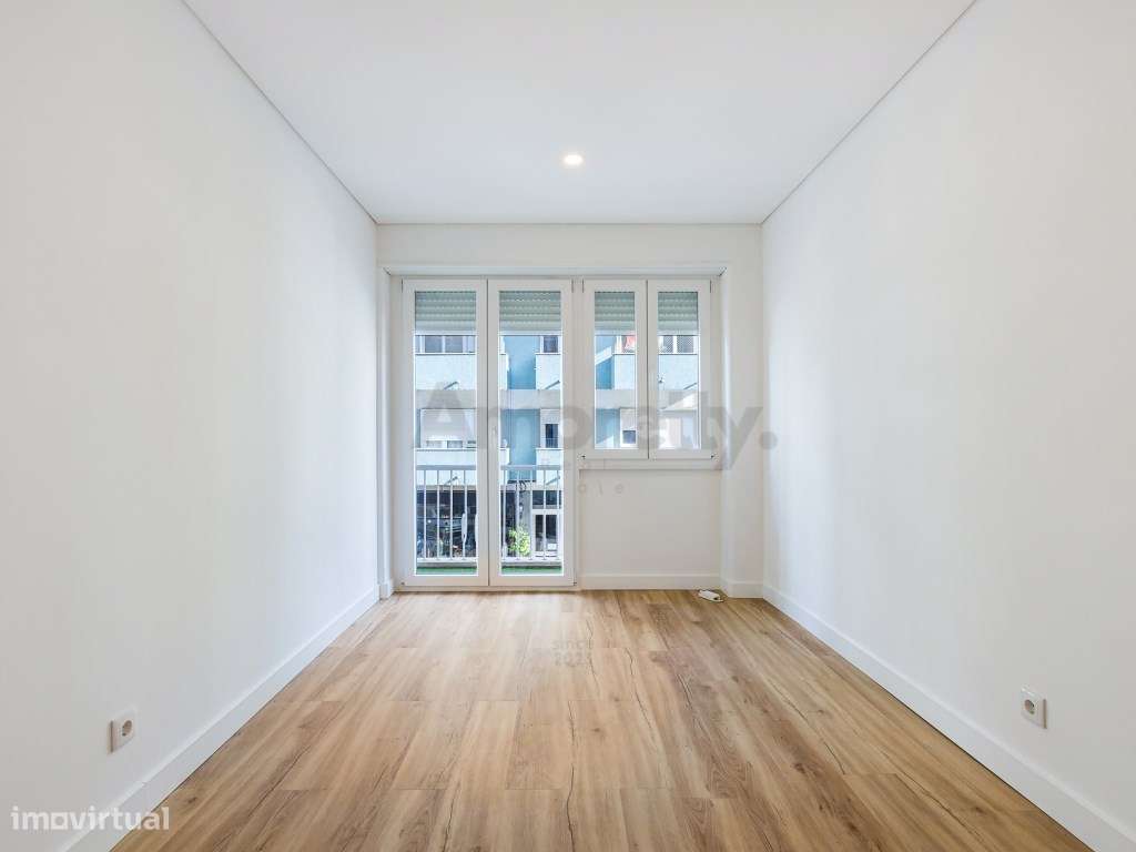 T4 Remodelado com Terraço em Pleno Coração de Arroios-9