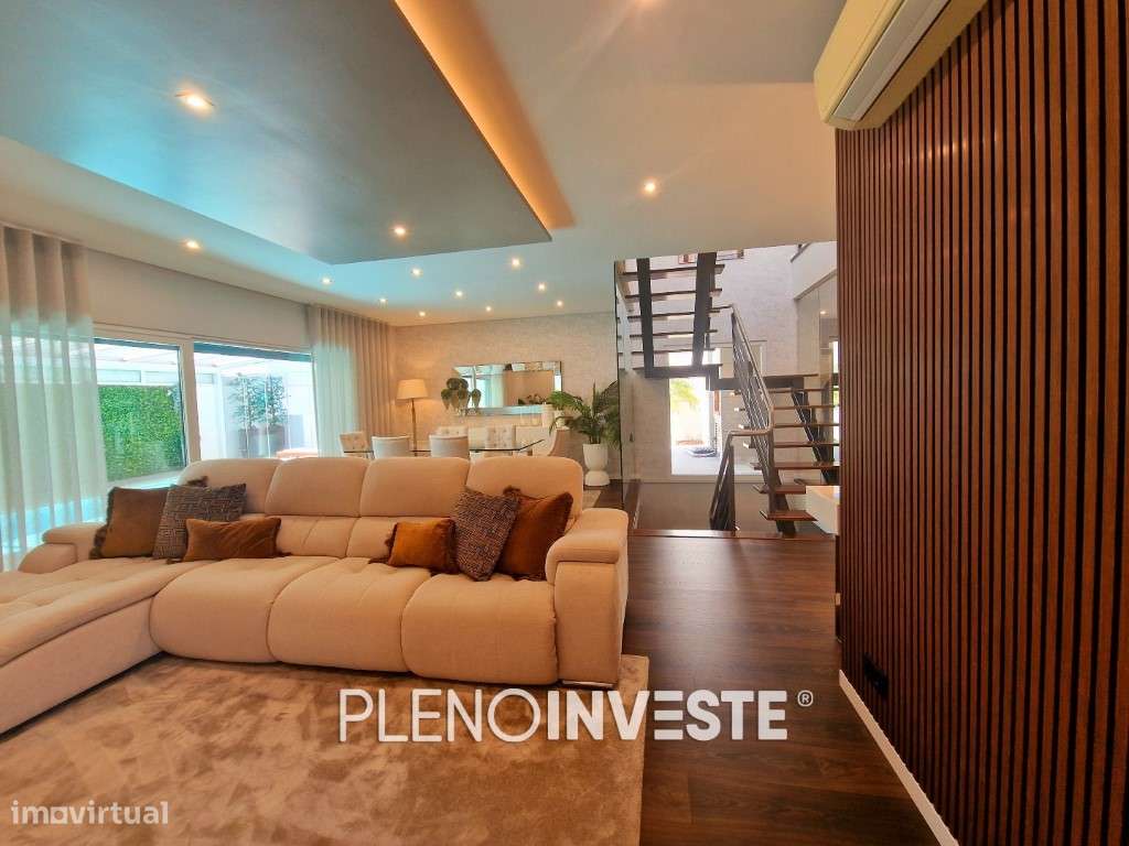 Moradia Isolada V3+2 com piscina na Quinta de Valadares-5