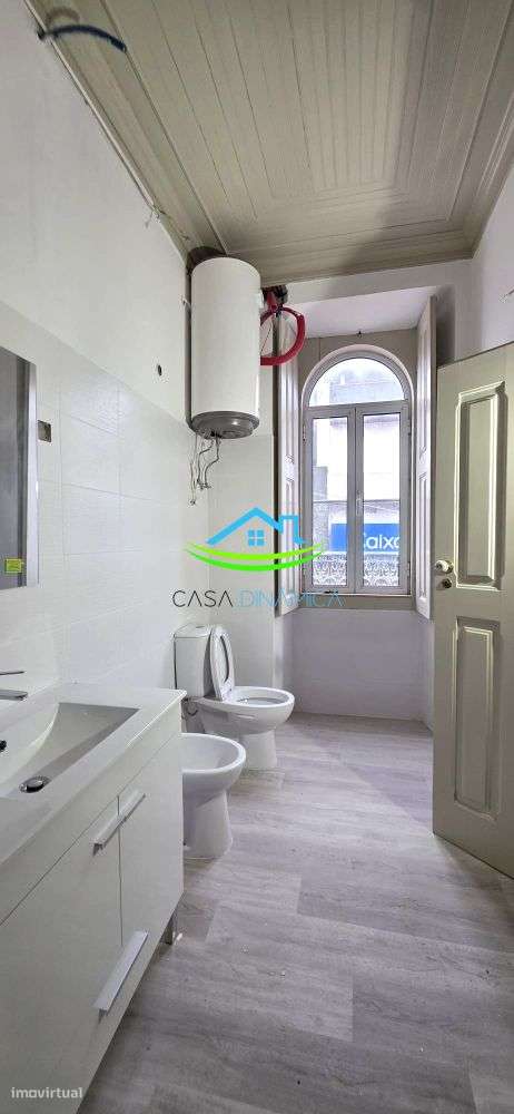 Apartamento T3 com sotão grande no centro de Soure-5