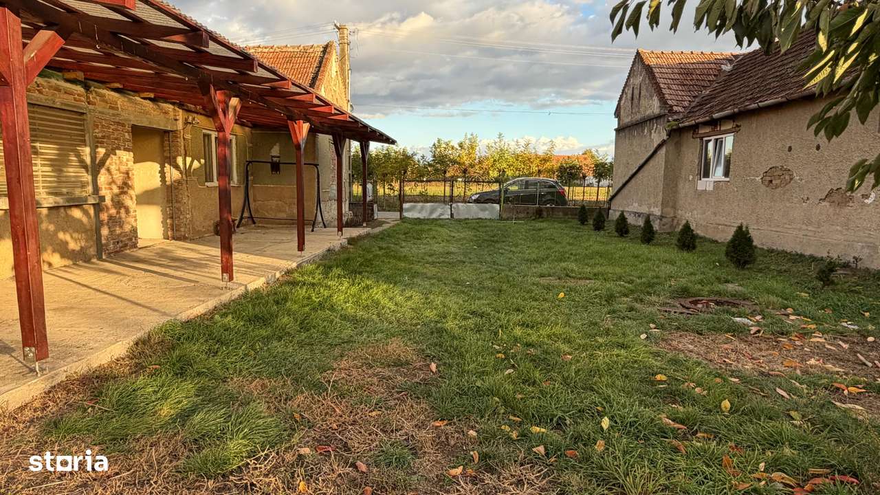 Casă de vânzare în Berveni- în curs de amenajare - Imagine principală: 5/11