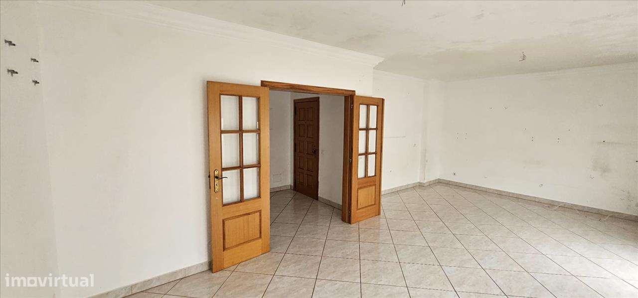 Apartamento T2 num 3 andar em Olhão com elevador e  lugar de estaciona - Grande imagem: 5/23