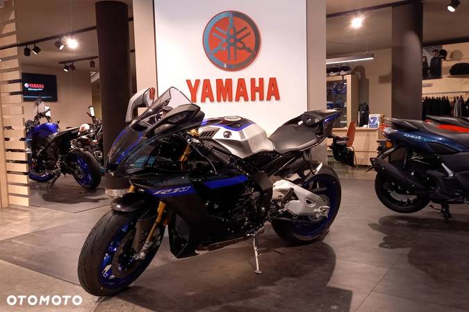 Yamaha R1 - 3